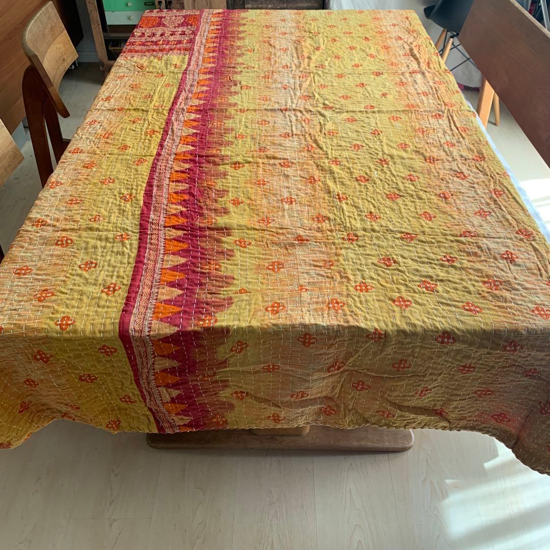 ビンテージカンタキルト● 花柄・幾何学模様 テーブルカバー・ベッドカバー