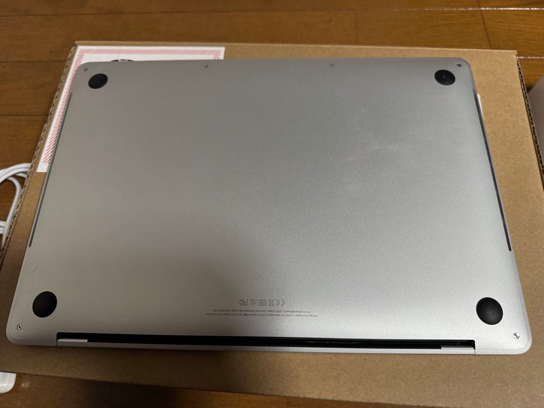 Apple MacBook Pro 13.3インチ 2018年 i5 8GB