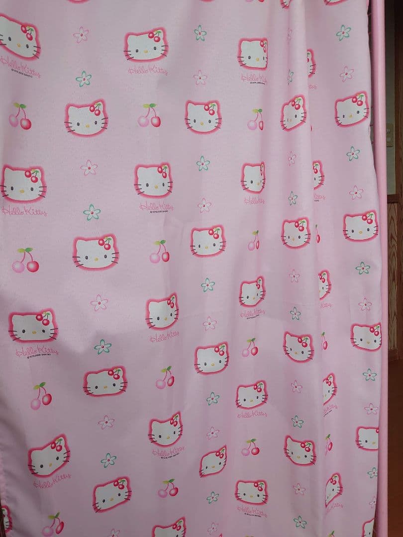 Sanrio　ハローキティ　さくらんぼ　衣装ラック　ピンク　平成レトロ　サンリオ