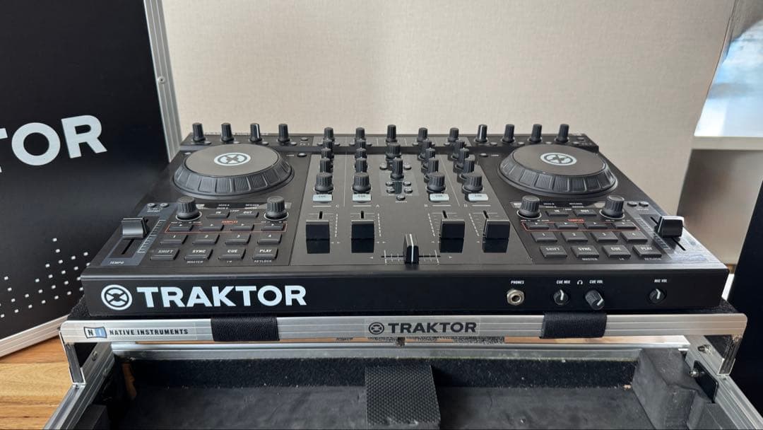 [値下げ]TRAKTOR Kontrol S4 DJコントローラー&スピーカー