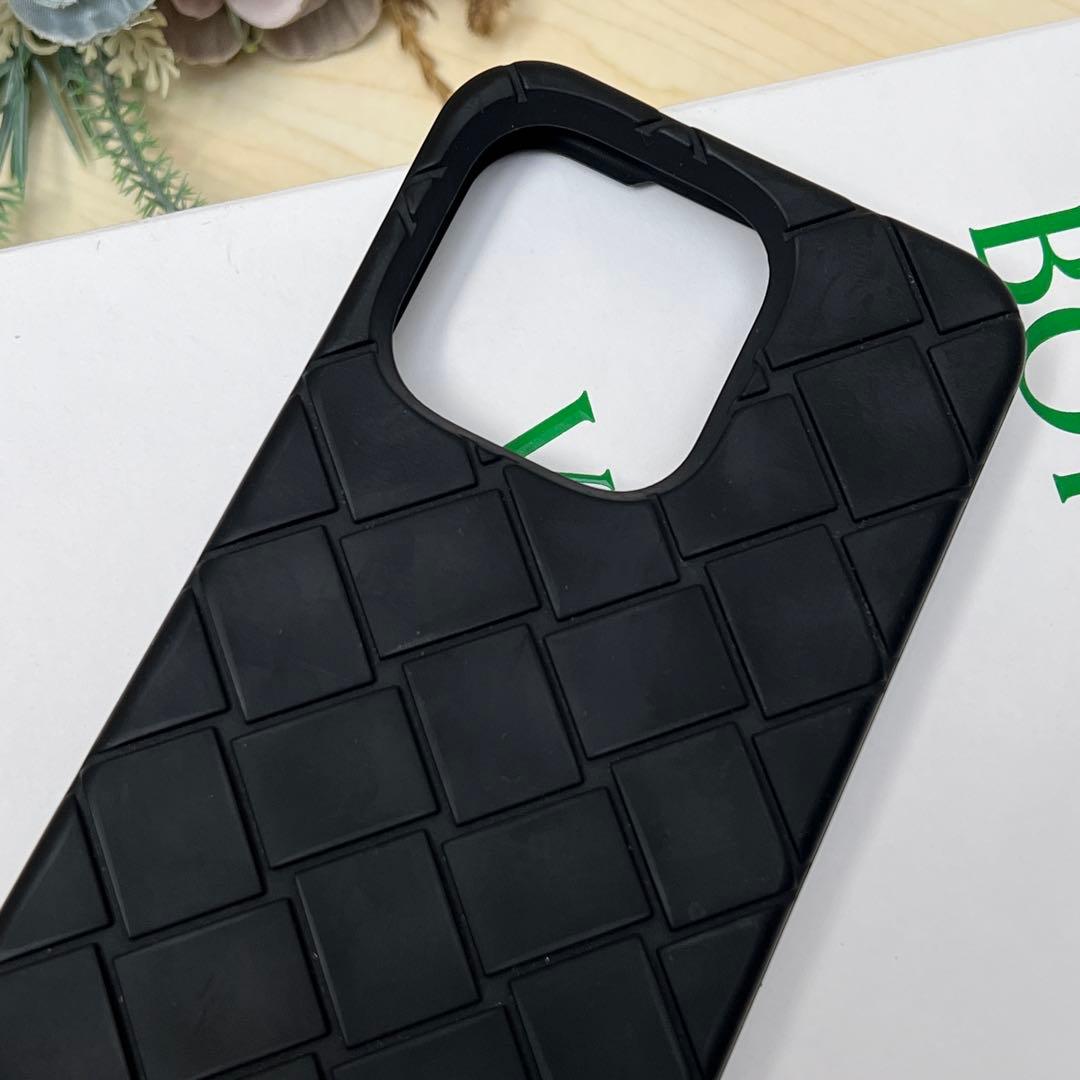 ボッテガヴェネタ iPhone16proケース ブラック イントレチャート