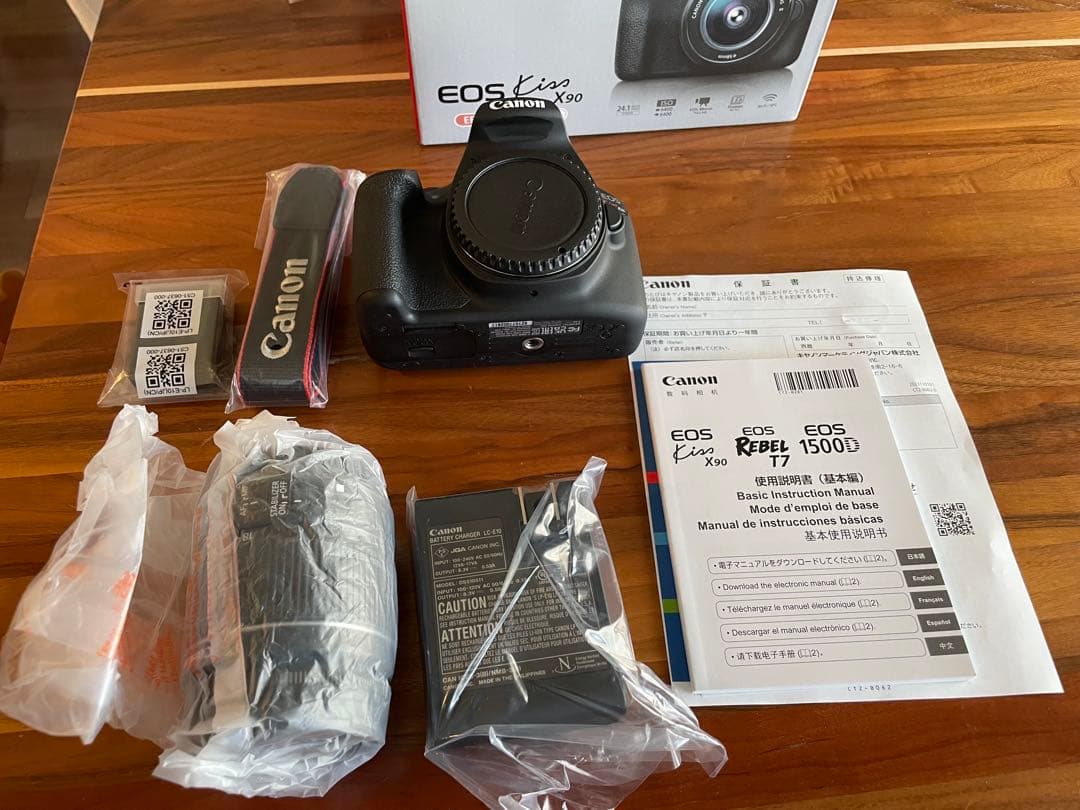 【新品】Canon EOS Kiss X90 一眼レフカメラ 本体＋付属品セット
