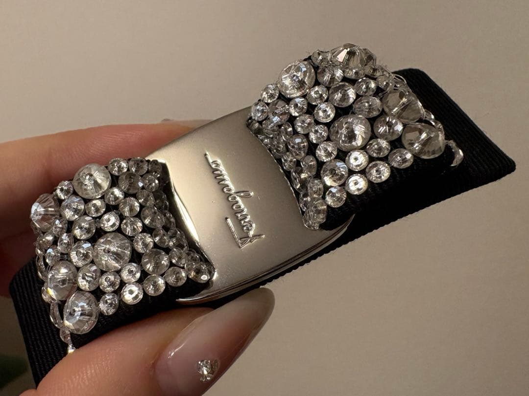 【最終値下げ〜12/31まで】 フェラガモ バレッタ　シルバーブラック