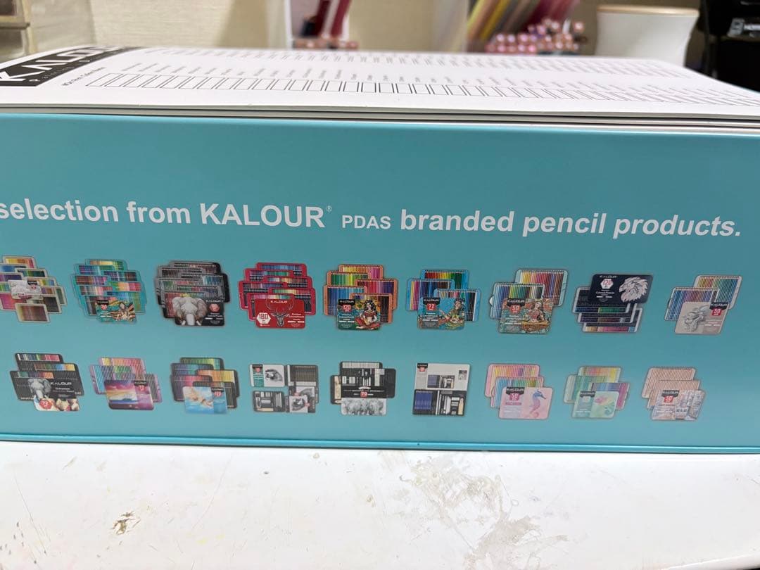 KALOUR 油性色鉛筆 520 PCS＆塗り絵