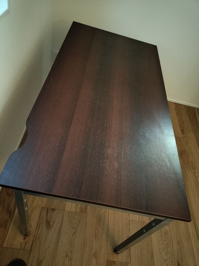 パソコンデスク（幅1400mm/奥行700mm/高さ700mm）