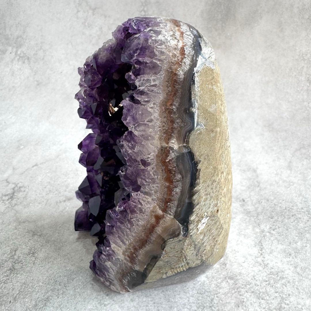 【ハイクォリティ】 ウルグアイ産　アメシストカットベース