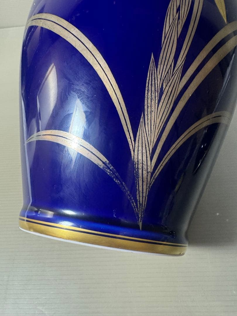 2597  香蘭社　金彩蘭　沈香壷　壷