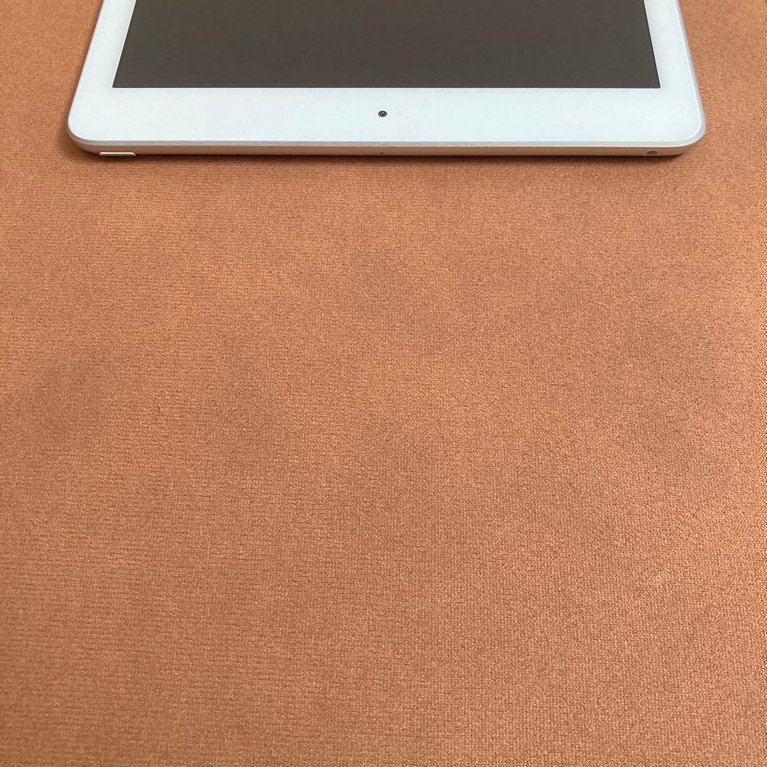 3214 極美品新品級☆電池最良好☆iPad5第5世代128GB WIFIモデル