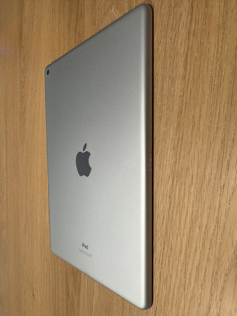 Apple iPad(第9世代) 10.2インチ Wi-Fiモデル　シルバー