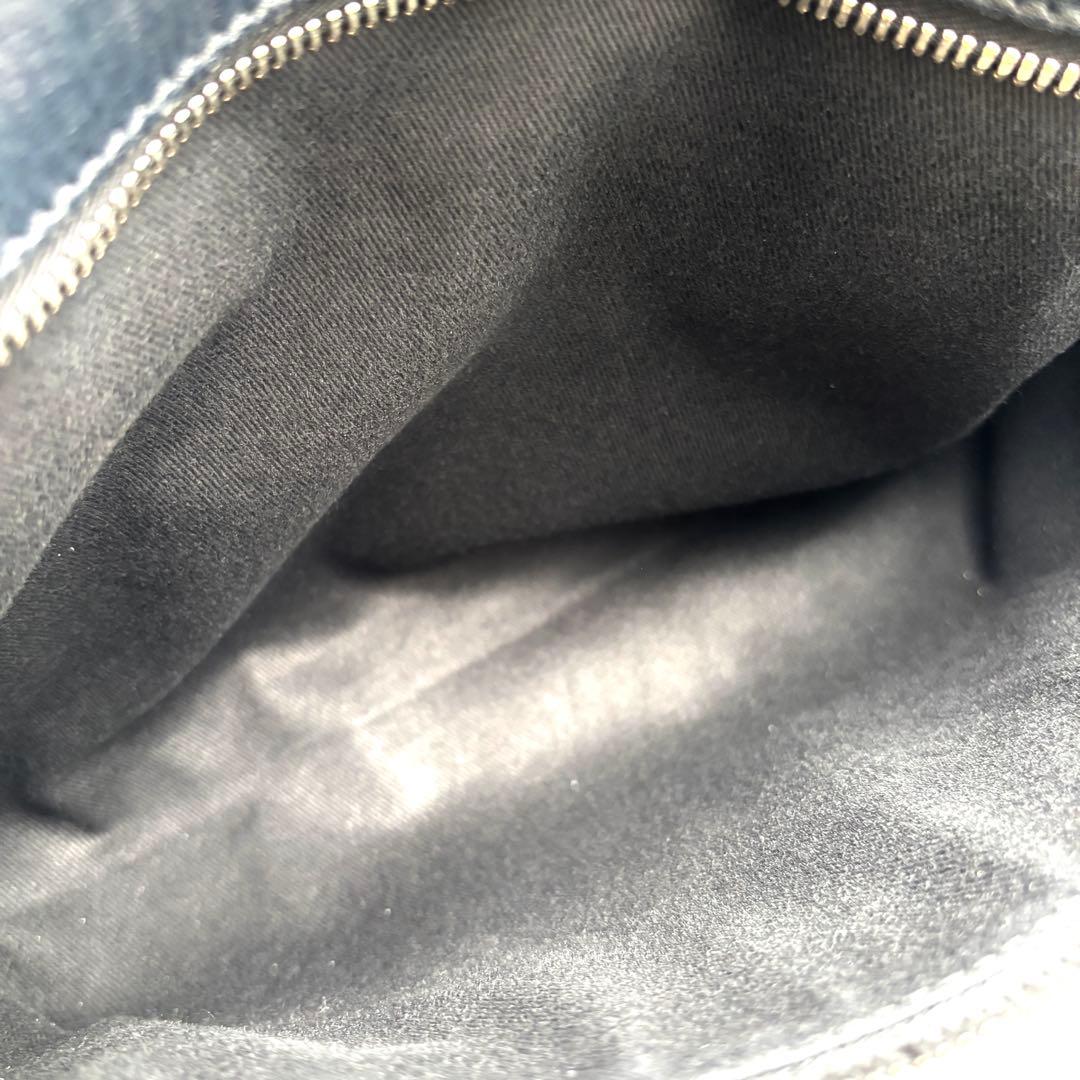 美品 サルヴァトーレフェラガモ 2way ビジネスバッグ 2層 レザー ネイビー