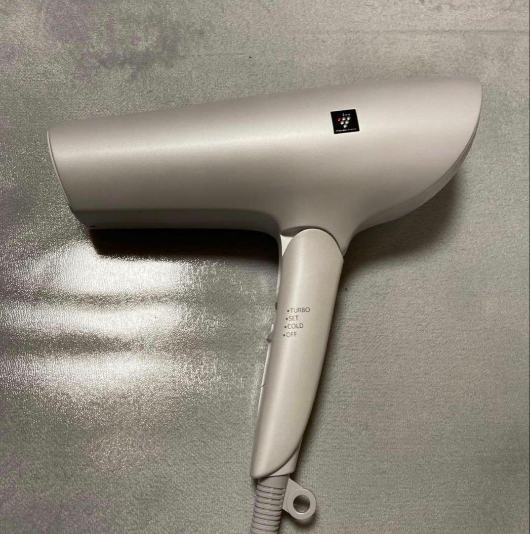 SHARP シャープ　IB-P602-W プラズマクラスタードライヤー