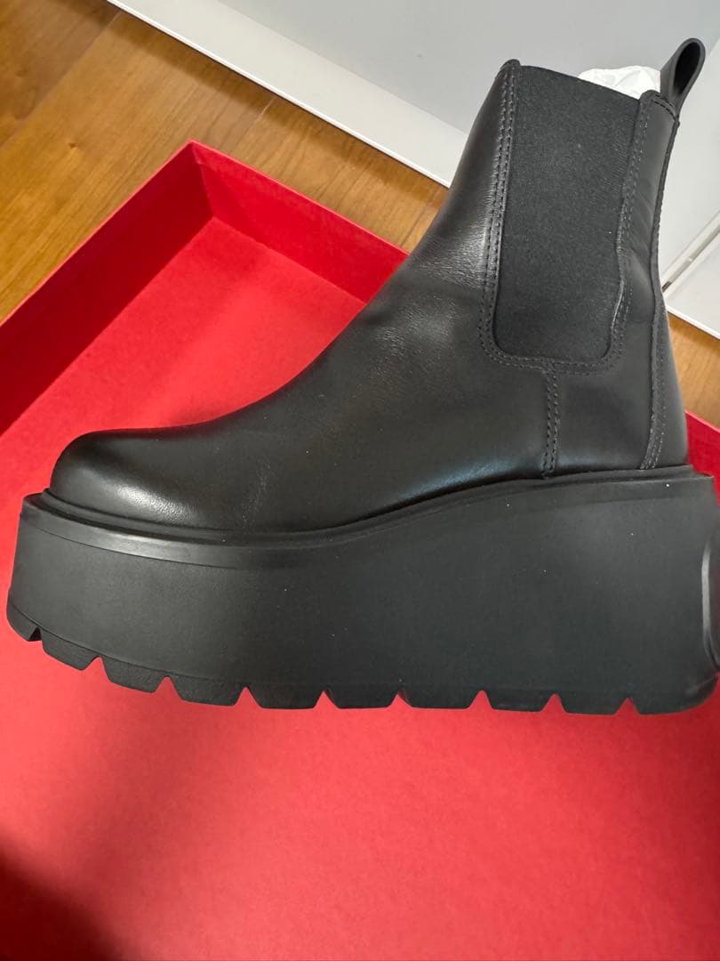 【美品】VALENTINO 23cm ユニークフォーム サイドゴアブーツ 厚底