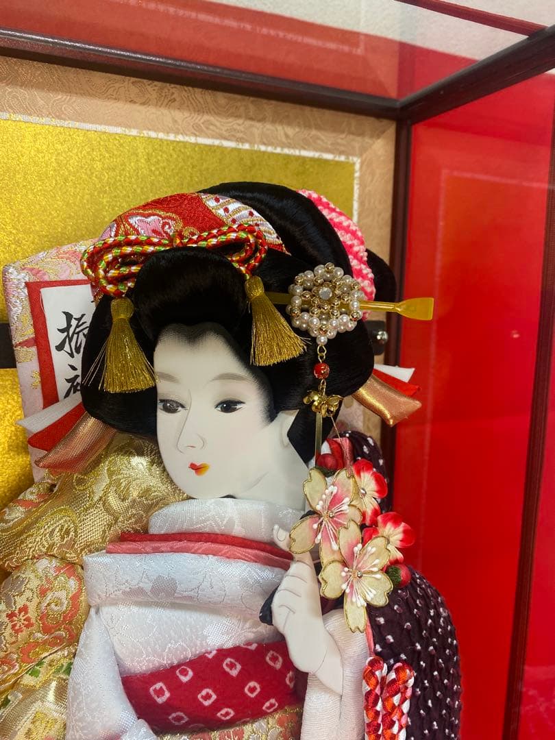 羽子板　立体振袖　ガラスケース１５号・サイズ間口約３１×奥行約２５×高さ約６２㎝