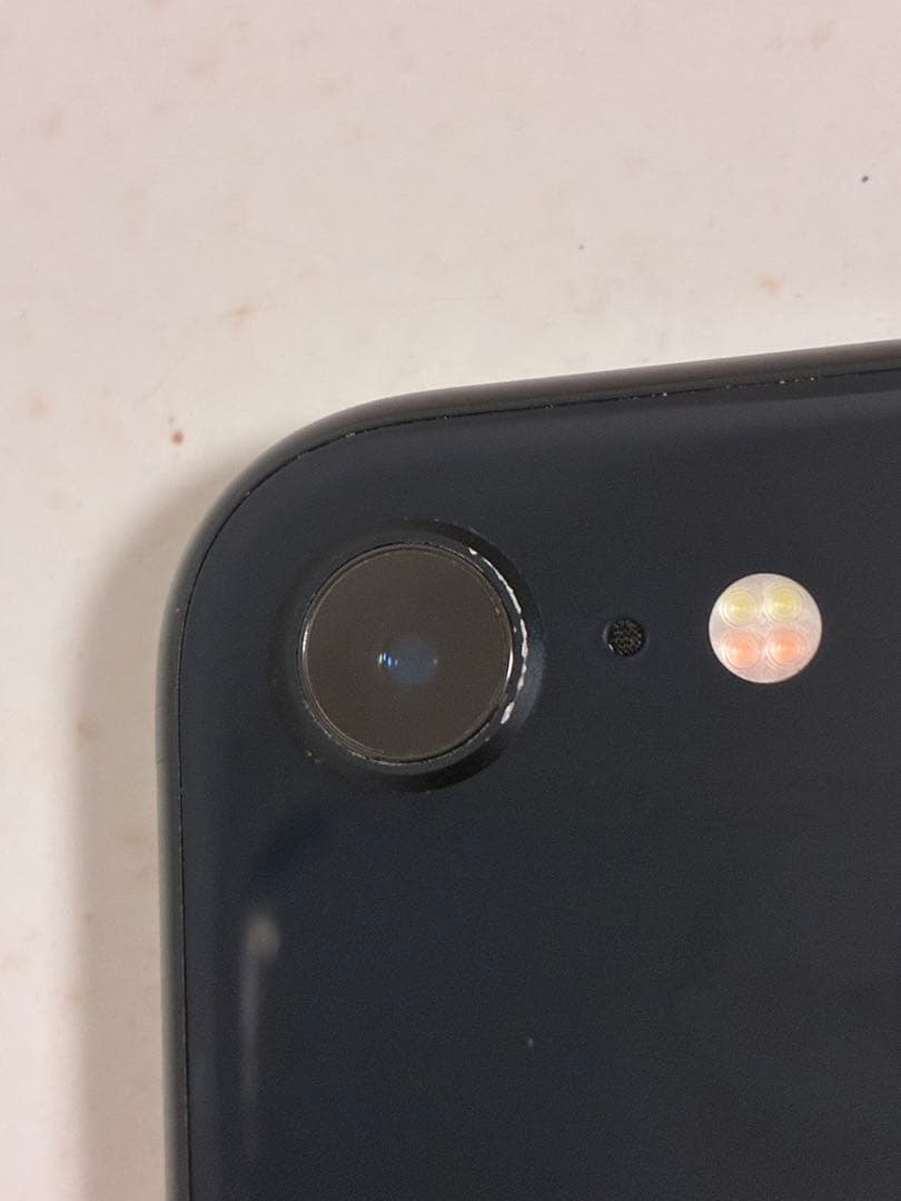 iPhone SE3 本体 64GB SIMフリー 75% 画面割れなし