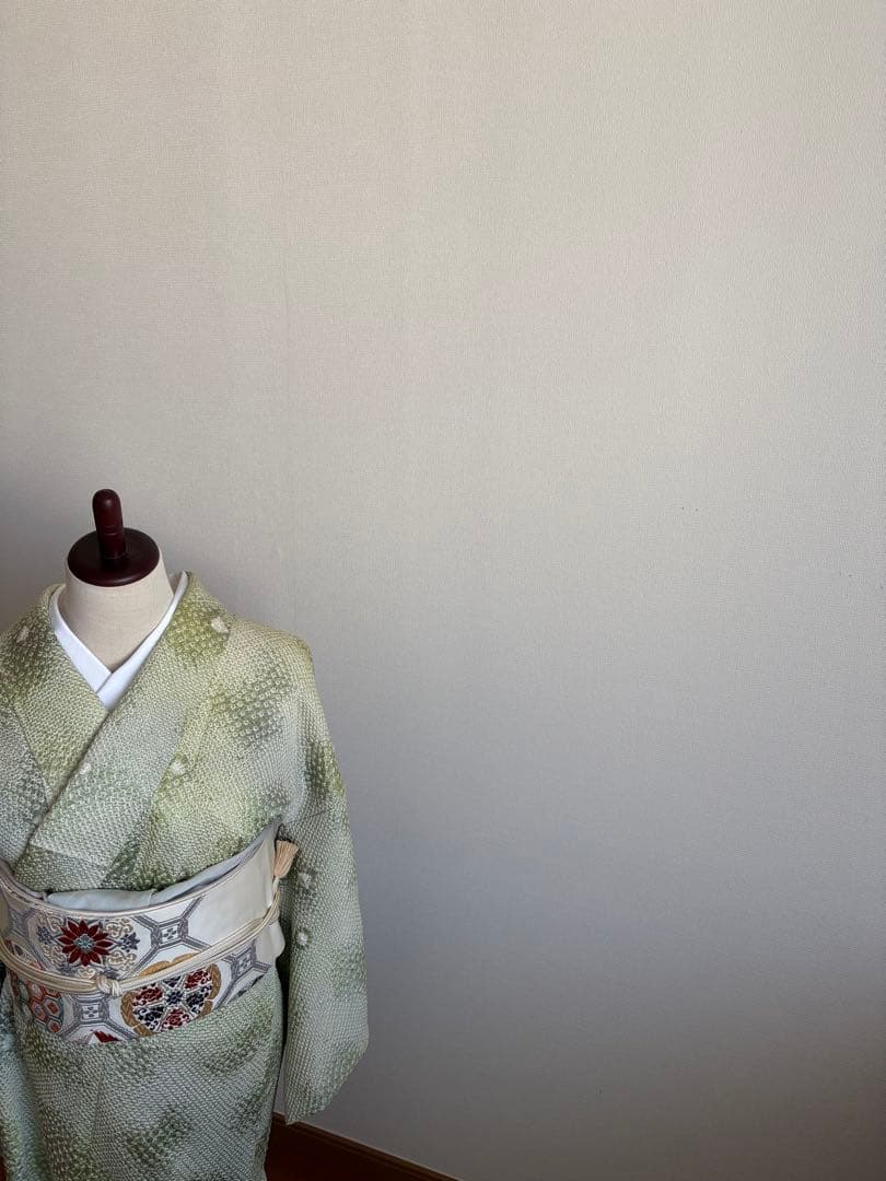 ❤️気品溢れる総絞り小紋　春の若草色　新品畳紙お付けします。