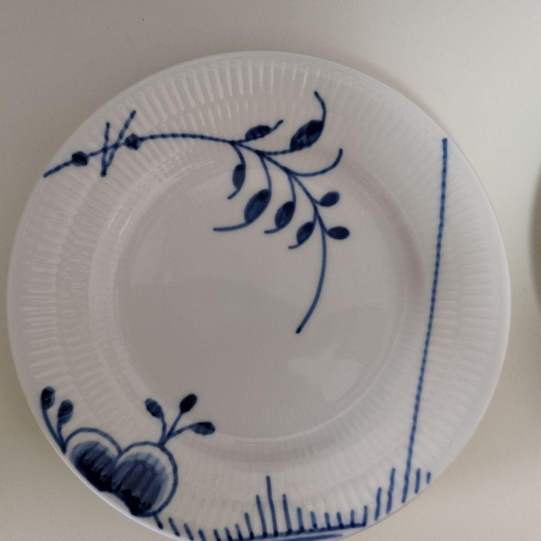 ロイヤルコペンハーゲン 青い花柄のカップとお皿のセット