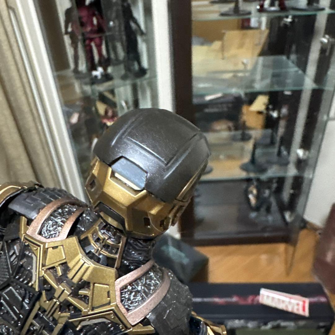 IRON MAN 3 BONES アイアンマン　ボーンズフィギュア