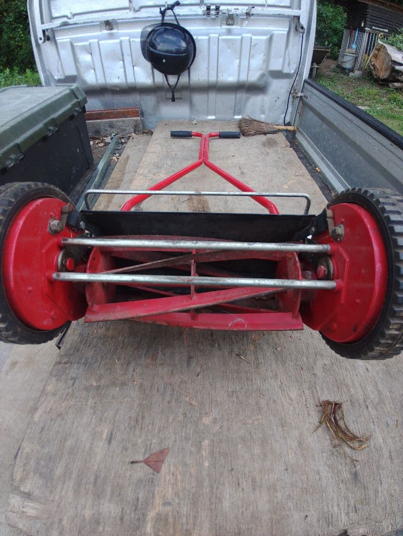 Baroness 手動芝刈り機 30cm