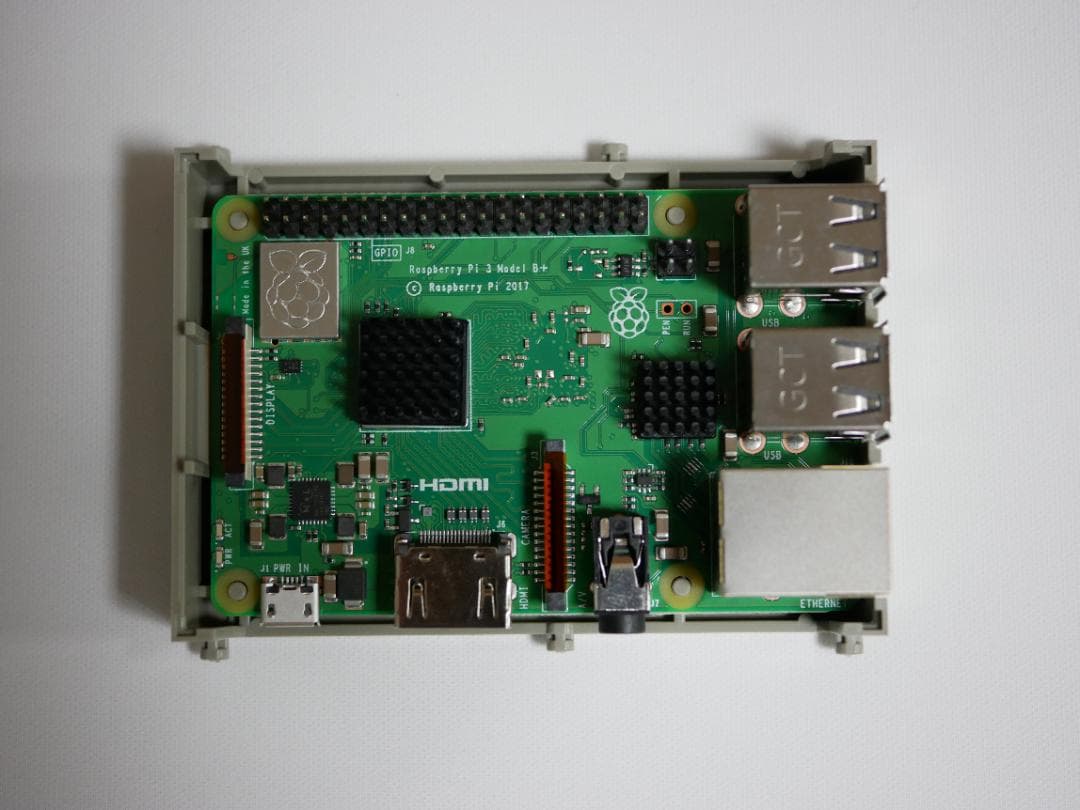 Raspberry Pi 3 Model B+ & X68000プラモデルケース