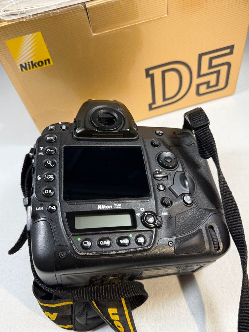 Nikon ニコン D5 XQD-Type ボディ カメラ中古品　動作良好です。