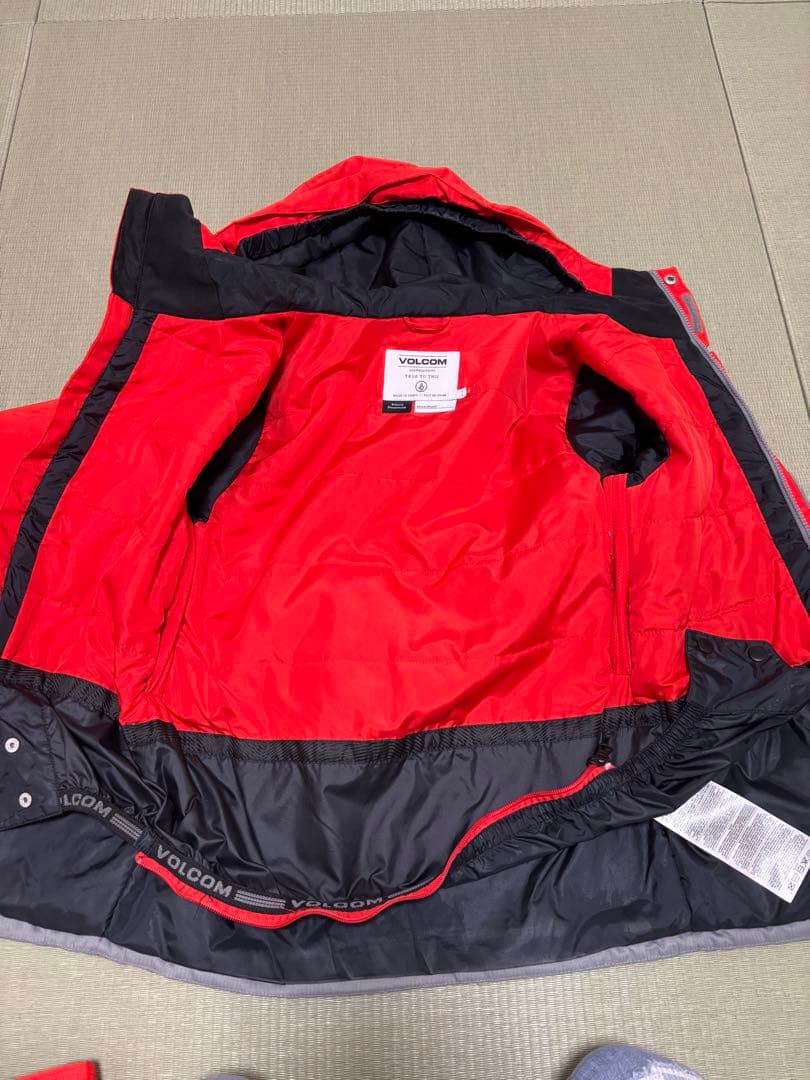 Volcom 上下　 キッズ　ウェア　スノーボード