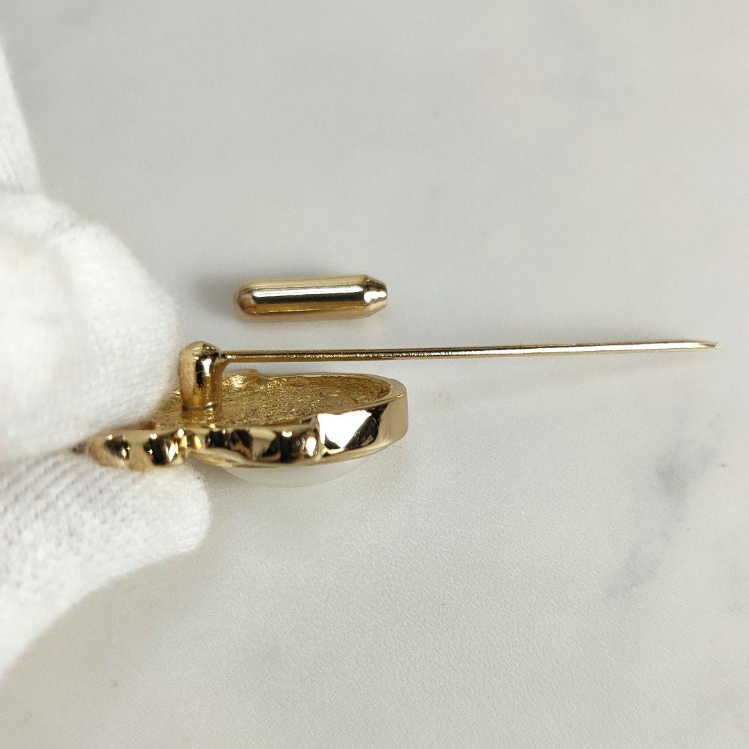 【美品✨】クリスチャンディオール　ピンブローチ　パール CDロゴ ゴールド金具