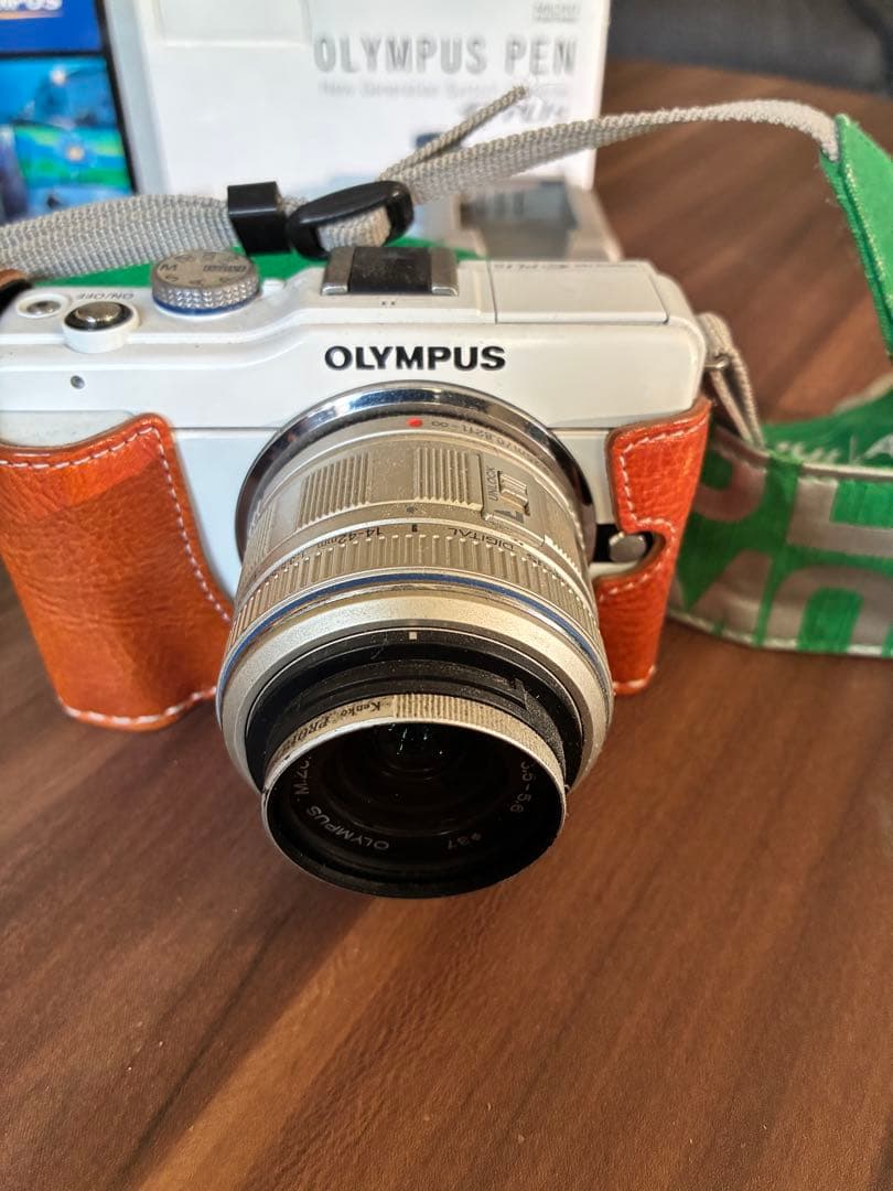 【美品】OLYMPUS PEN レザーケース+ストラップ+レンズプロテクター付き