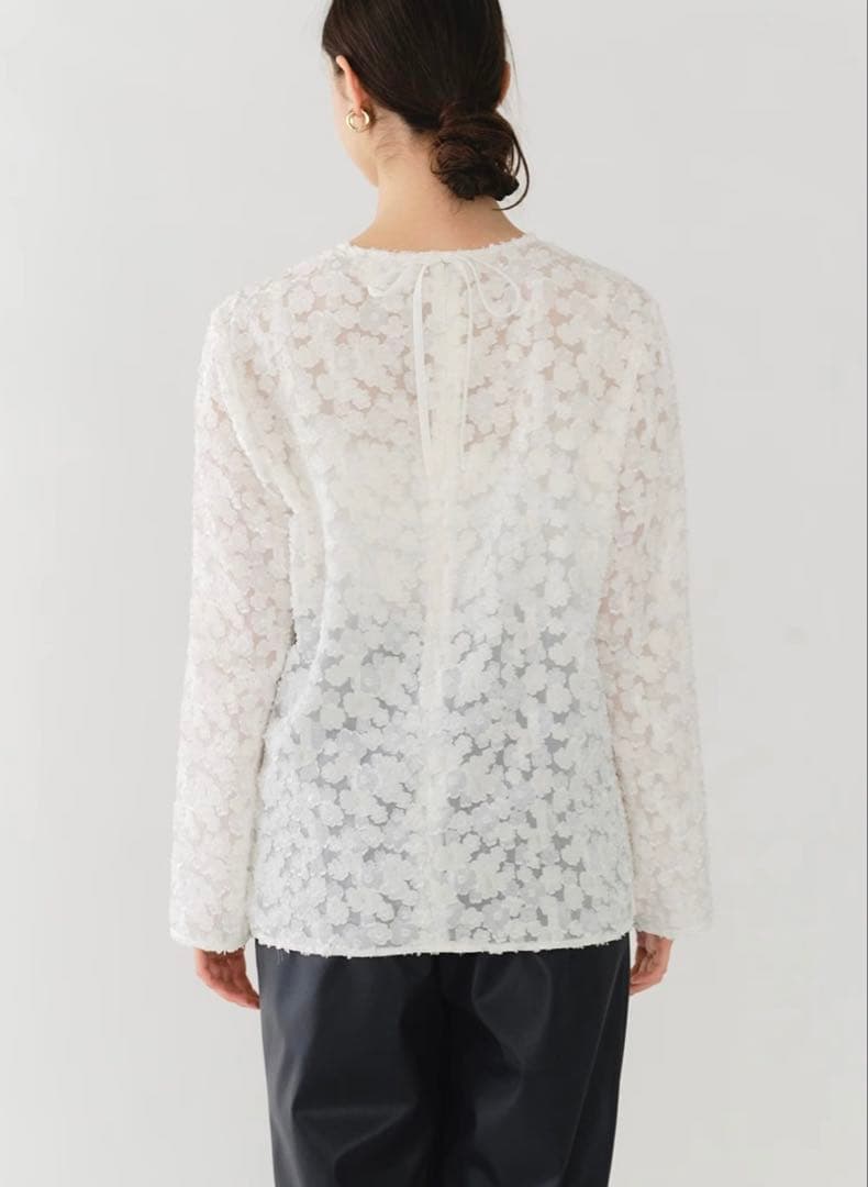 【新品タグ付】shirocon レースジャガードブラウス　38サイズ　yori