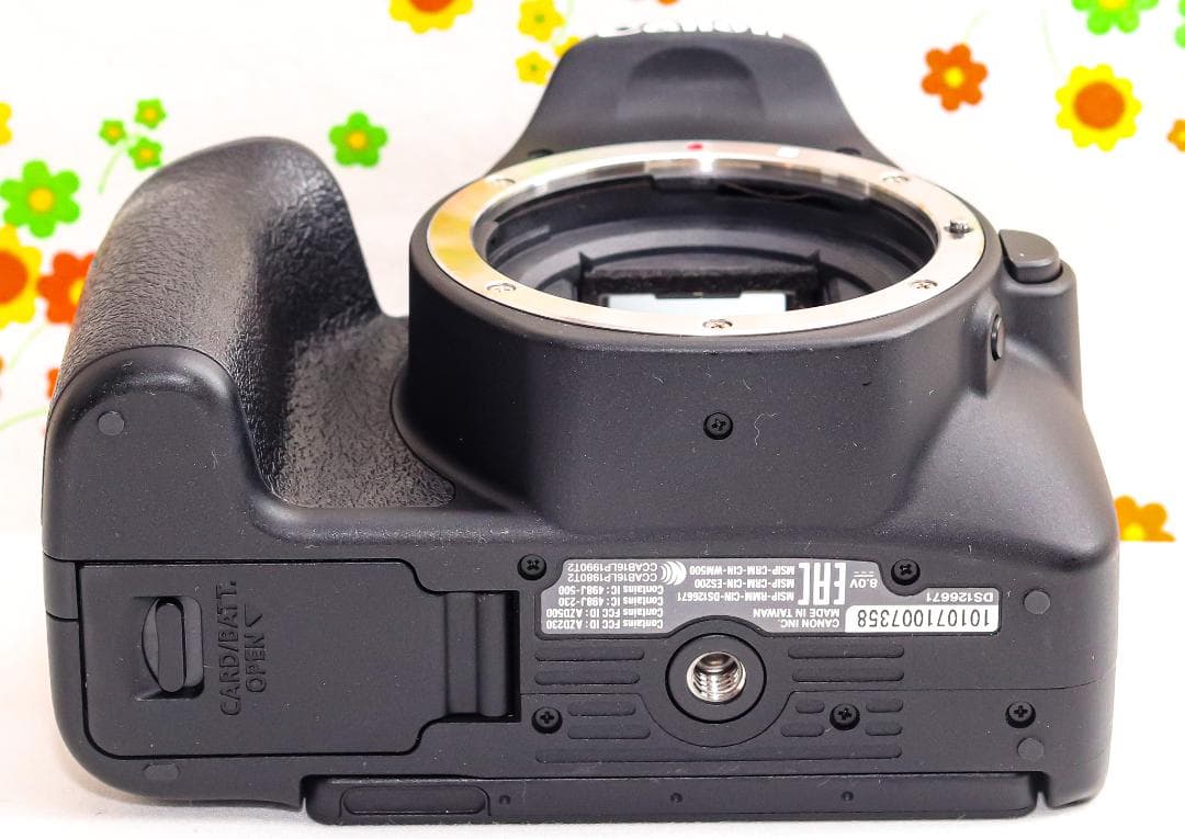 美品 Canon EOS kiss X9☆スマホ転送！☆高性能・高機能一眼レフ