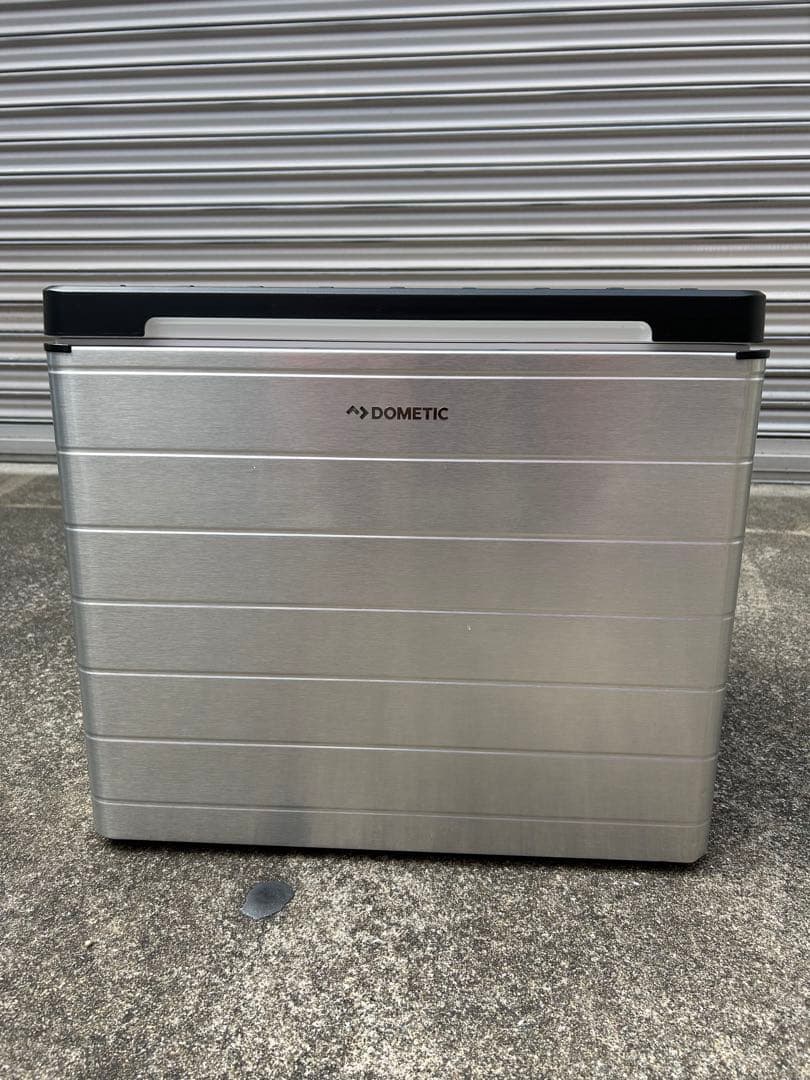 DOMETIC ステンレス冷蔵庫 四角形