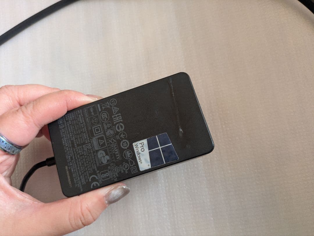 Surface Pro 5 i5/8GB/256GB 純正ペン・充電器付