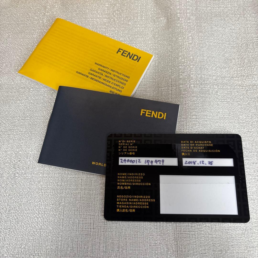 【新品未使用】FENDIフェンディ☆クラシコ ピンクシェル文字盤 11Pダイヤ