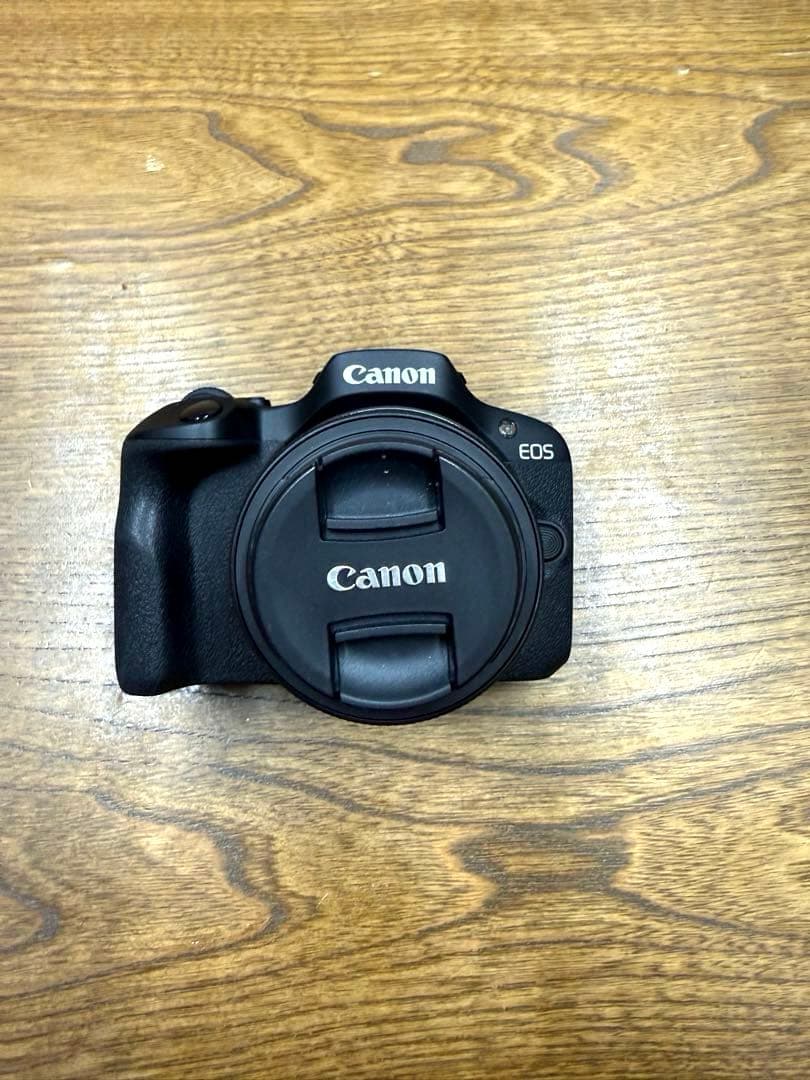 【極美品】Canon EOS R100 レンズキット★ショット数1000枚以下