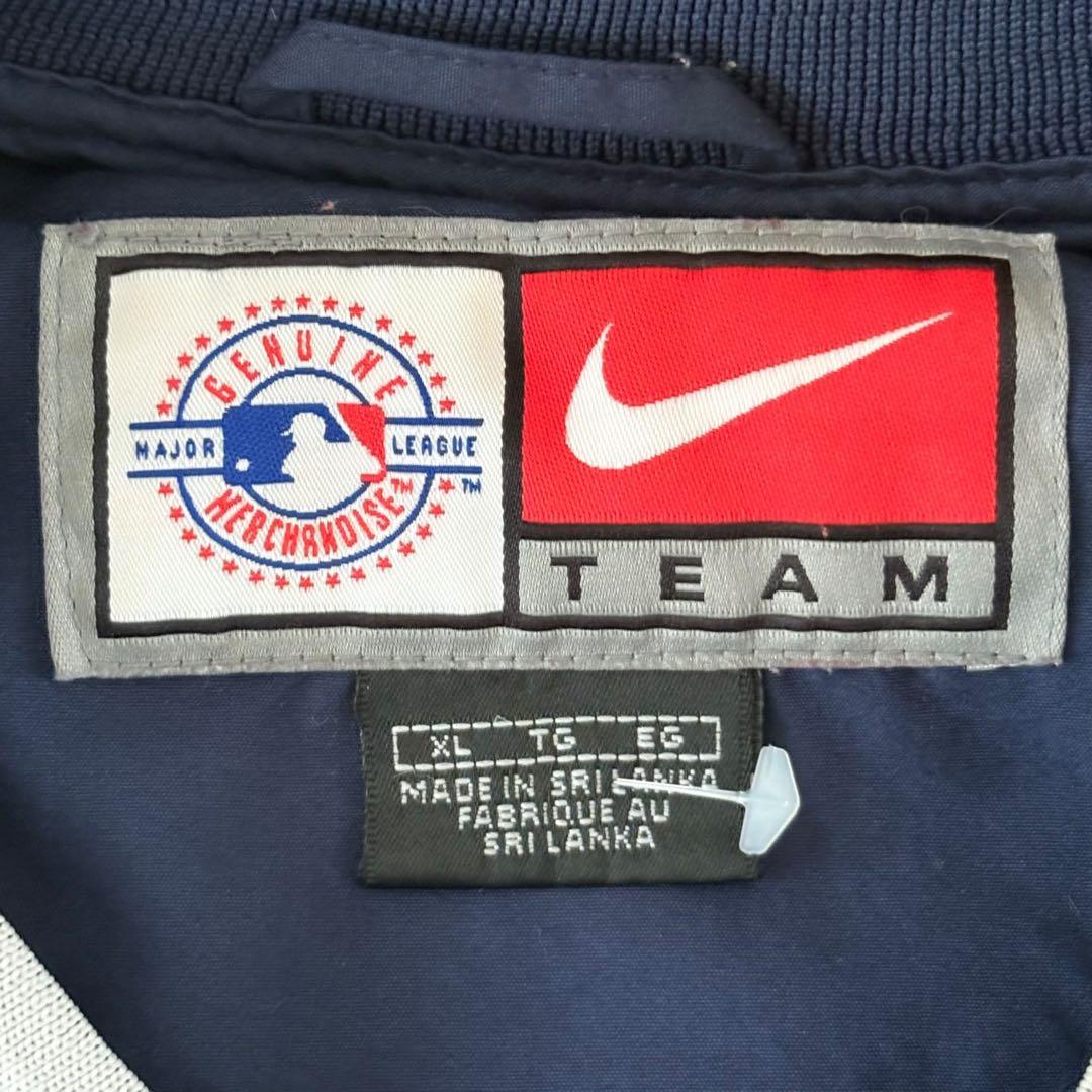 【00s古着】ニューヨークヤンキース　ナイキ製 オフィシャルナイロンプルオーバー