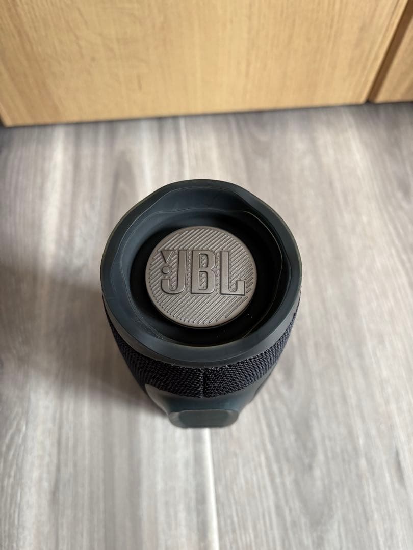 J　JBL CHARGE4
