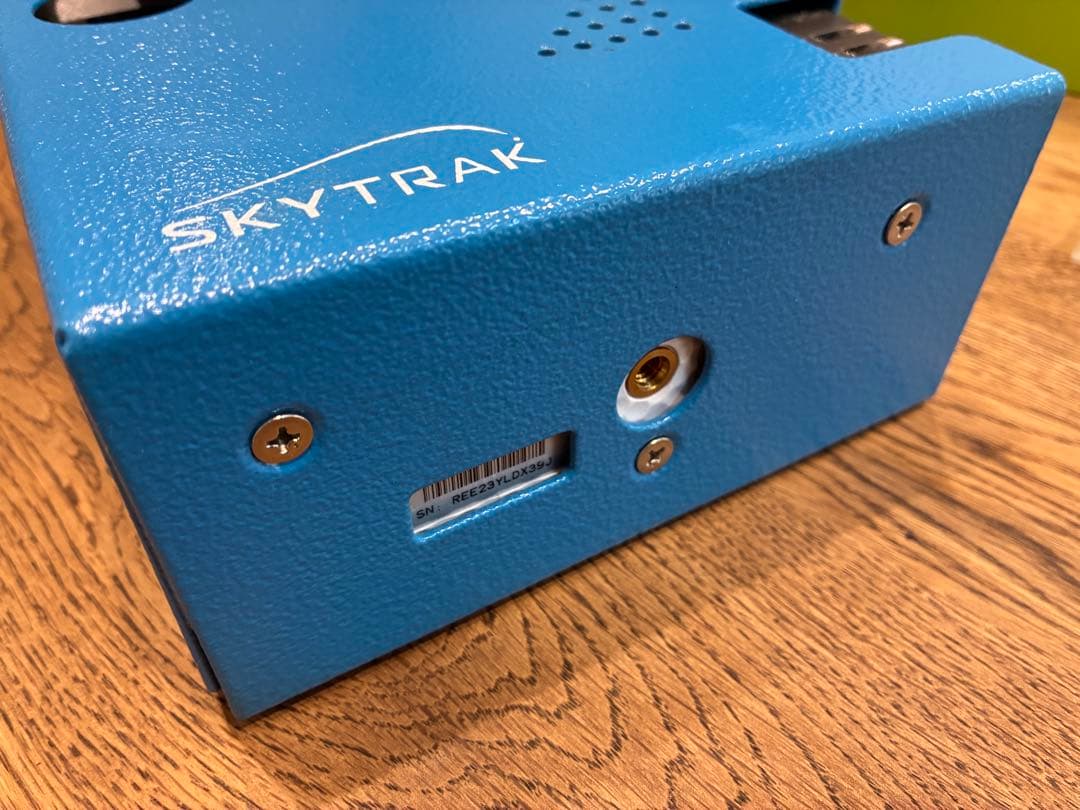 SKYTRAK ゴルフ用距離計、シミュレーション