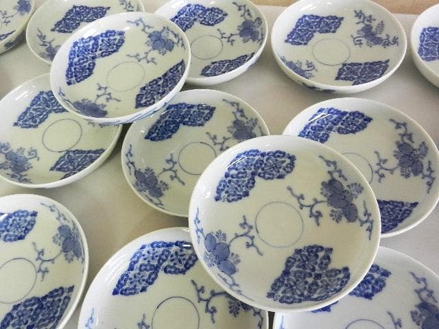 京焼「初代　幹山伝七」作　藍繪深皿２０客（裏印「大日本幹山製」）