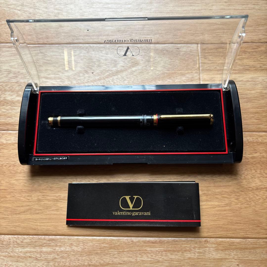 Valentino Garavani 万年筆 18K