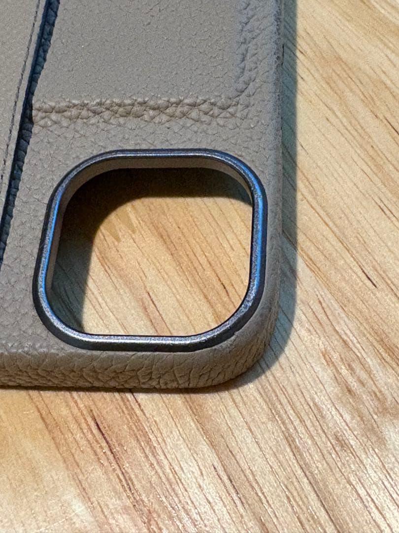 ベージュ iPhone用ケース ストラップ付き