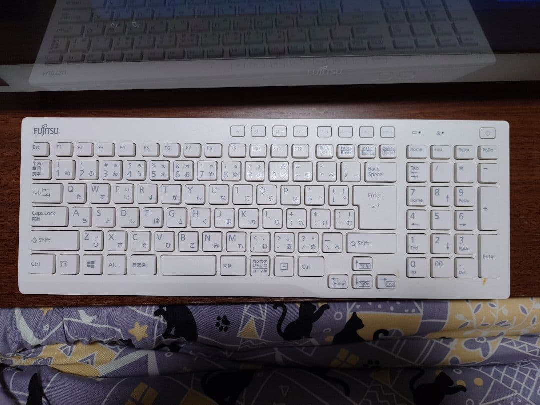 富士通 液晶一体型PC ホワイト