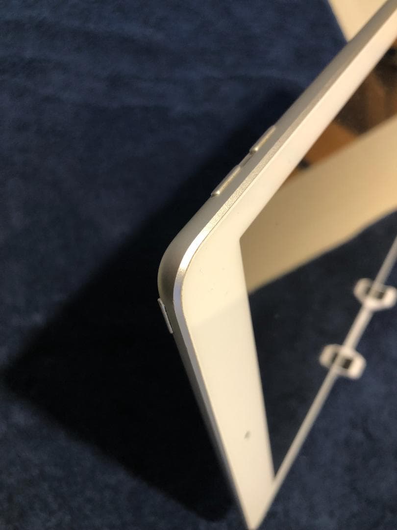 Apple iPad 　第5世代　128GB　シルバー 本体