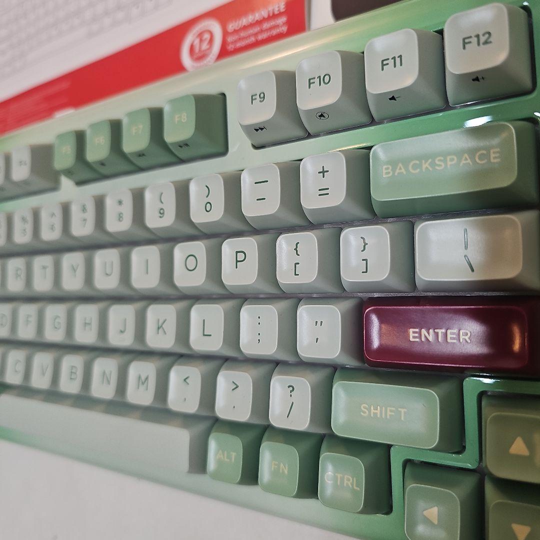 【美品】Kzzi Z98 メカニカルキーボード 抹茶グリーン ガスケット搭載