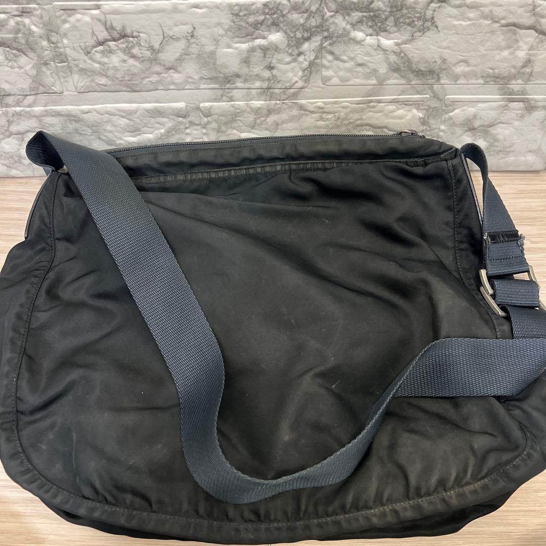 PRADA サフィアーノ　ショルダーバッグ