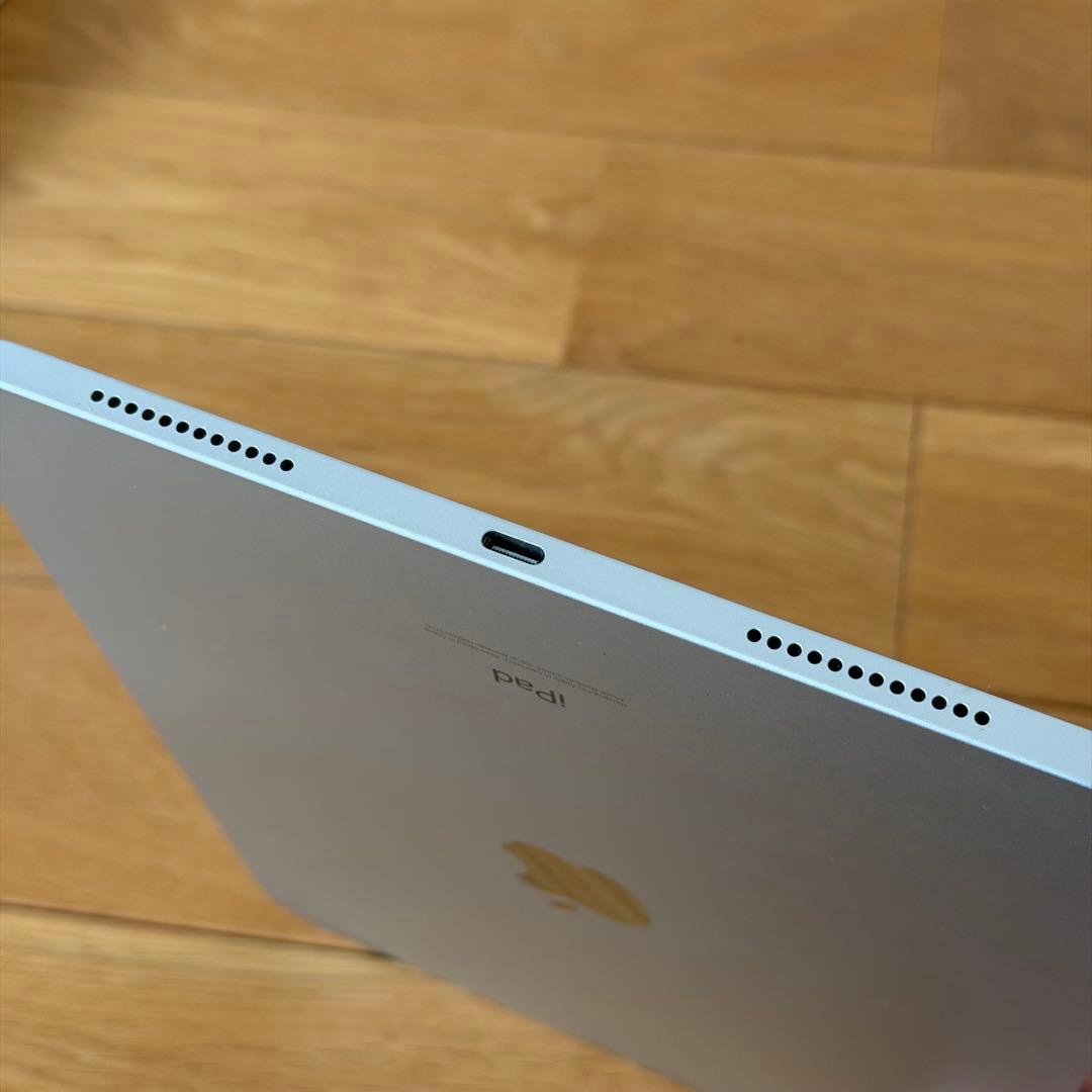iPad 代10世代 64GB シルバー ケース付き フィルム貼り済