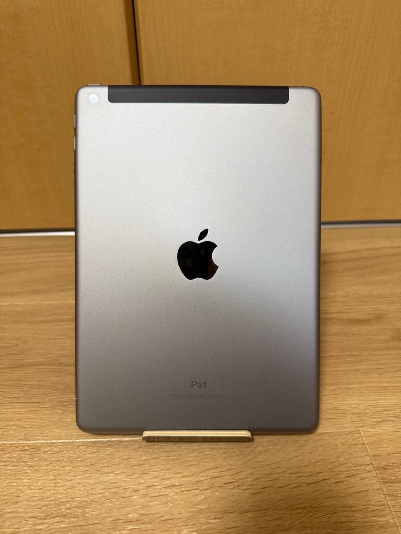 よ*ー様 Apple iPad (第6世代) 箱付き