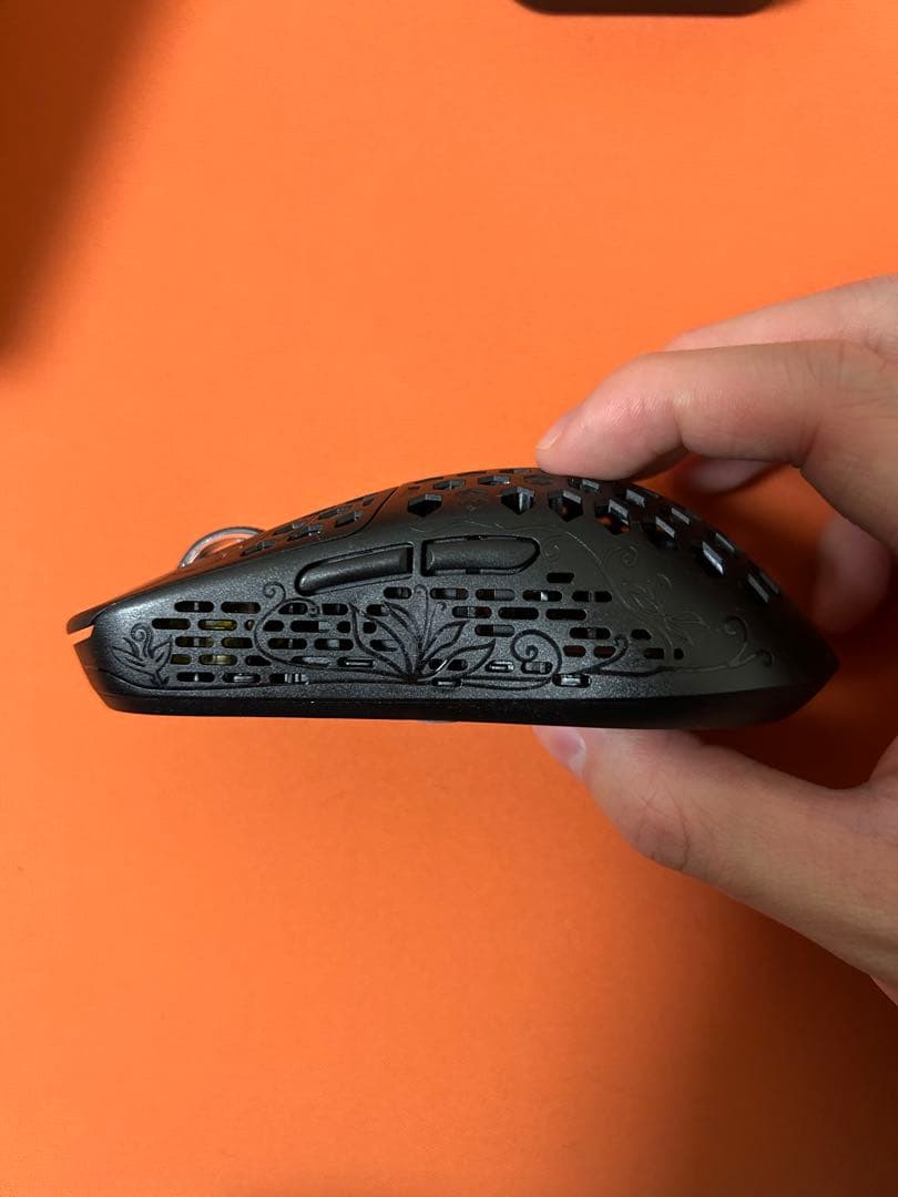 【美品】UNIUS BLACK LOTUS CARBON 8K ゲーミングマウス