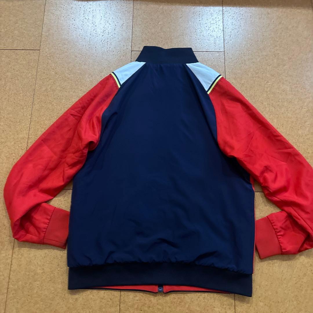 数量限定モデル　人気完売　ヨネックス ヒートカプセル ウィンドジャケット L 赤