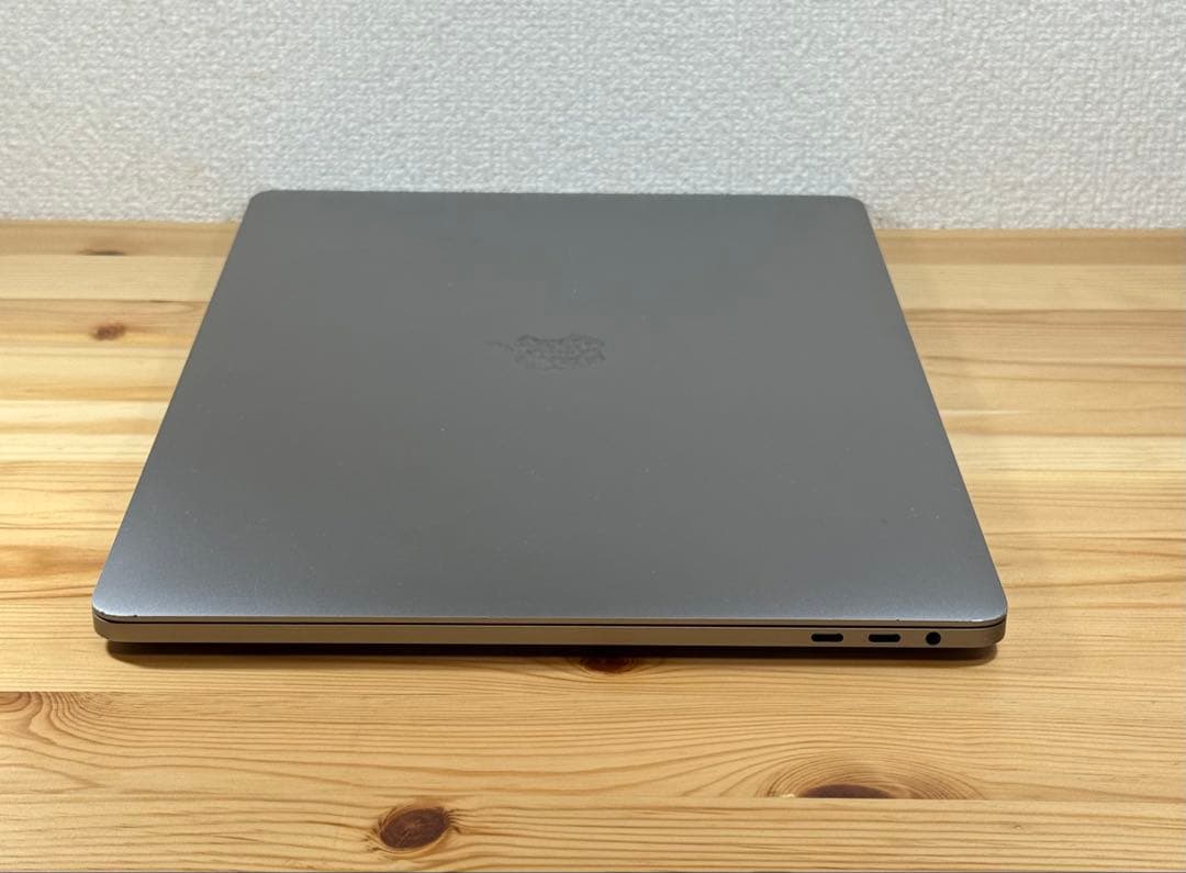 MacBook本体 MacBook Pro 15 2017 Touch Bar i7/16/1000