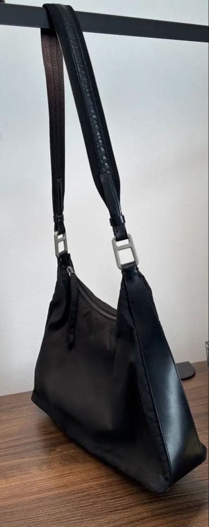 prada ショルダーバッグ