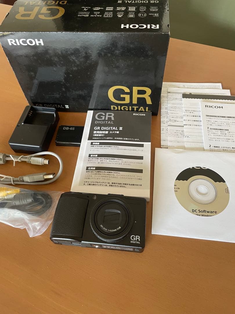 RICOH GR DIGITALⅢ コンパクトデジタルカメラ　美品　フルセット